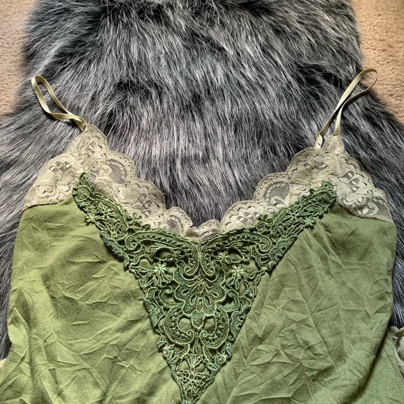 COPY - Couture Layered Lace Tank - Picture 3 of 5